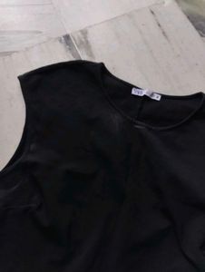 Black Cropped Cap Sleeve Top