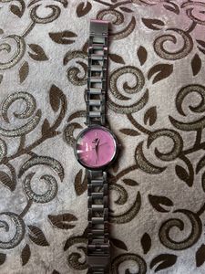 Women Analogue Watch with Chain Strap