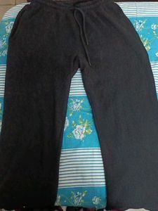 Comfortable Black Lower