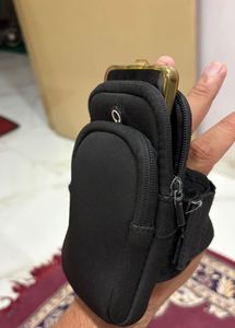 Black Universal Pouch arm Bag