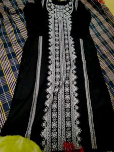 Black Embroidered Kurta