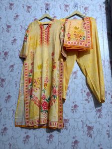 (Combo)Orange Floral Print Kurta Set &amp; yellow flor