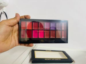 Mars Infinity Lip Palette