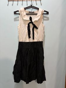 Chic Black and White Sleeveless Dress