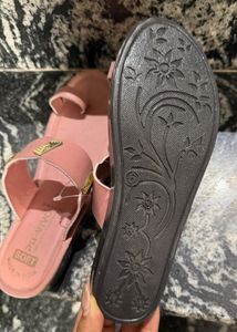 Stylish Pink Toe-Ring flats