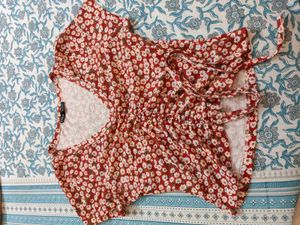 Cute Red Floral Ruched Top