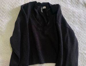 H&amp;M Black V-Neck Jumper