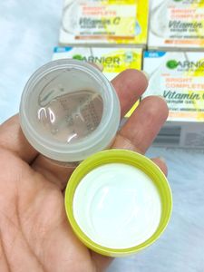 Garnier Vitamin C Serum Gel