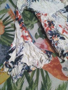 Floral Print Tie-Neck Peplum Top