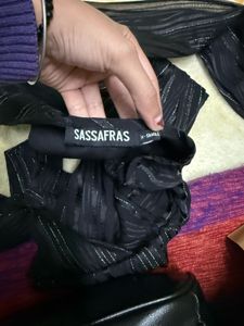 Chic One-Shoulder Black Top by sassafras