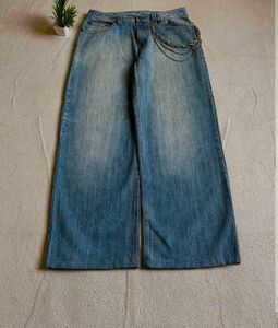 Wide Leg Jeans with Chain Detail