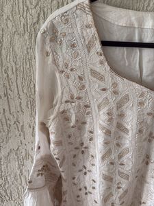 Elegant White Embroidered Kurta