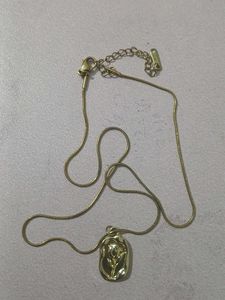 Elegant Gold Tulip Pendant Necklace