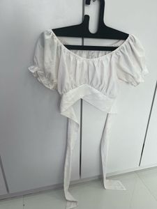 Chic Off-Shoulder White Crop Top