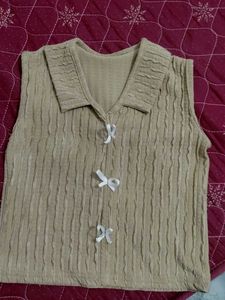 Cute Collared Sleeveless Top