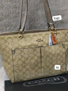 coach spacious tote bag
