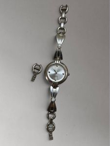 Elegant Silver Tone Quartz Watch