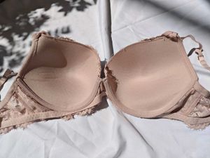 Elegant Lace Push-Up Bra
