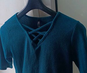 Stylish Teal Ribbed V-Neck Top