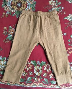 knee Length Yoga pants Stretchable and comfy🤎
