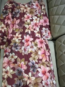 🌸 Beautiful Maroon Floral Kurti Women’s Outfit