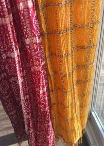 Set of 2 Bandhani Duppattas