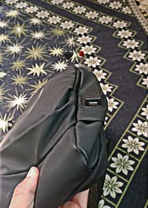 Waterproof Anti-Theft USB Backpack – Like New | Se