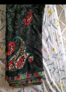 🤗Elegant Black Embroidered Saree