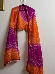 Solid Magenta Leggings With Bandhni Dupatta