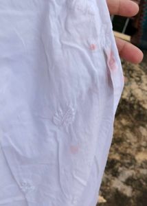 White Embroidered Chikankari Kurta