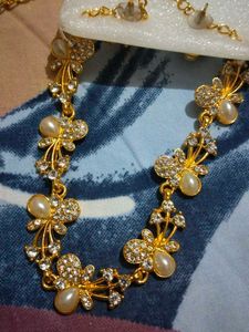 🦪 Elegant Pearl and Crystal Jewelry Set