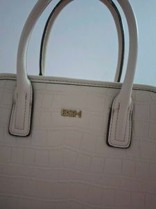 Elegant Textured Handbag
