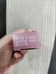 Lakme 9 to 5 Powerplay Mousse Foundation