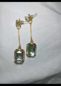 Elegant Clear gem stone Drop hanging. Earrings