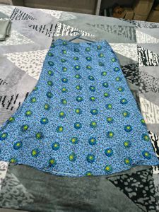 Beautiful Blue Floral Print  Skirt NEW