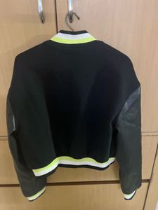 New With Tag Varsity Bonnet Wit Neon Stripe
