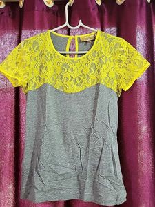 Vera Wang Tshirt
