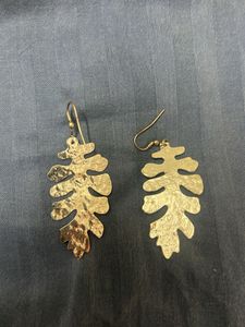 Unique Leaf Design Dangle Earrings