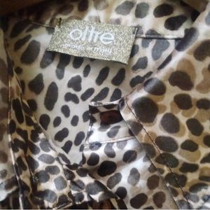 Chic Leopard Print Silk Shirt
