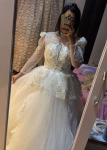 Bridal gown with Intricate Embellish🦋
