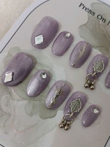 Cateye hand made navratri press on nails 💜