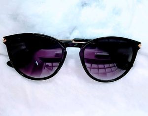 Chic Black Rayban Cat-Eye Sunglasses