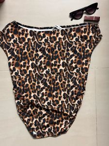 Chic Leopard Print off shoulder top