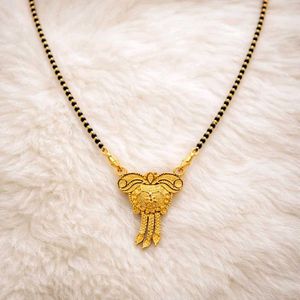Elegant Gold Mangalsutra