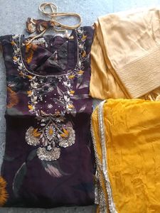 Beautiful 😍 3D floral Kurta Set with Dupatta