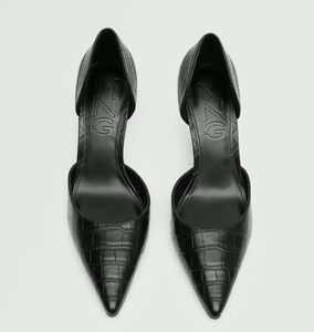 MANGO Croc Textured Pumps