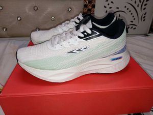 Columbus Men's White Running Shoes