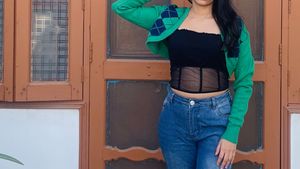 Stylish Green Argyle Cardigan