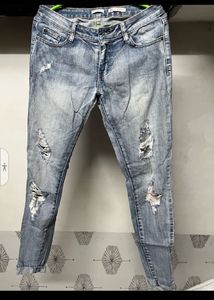 Ripped Skinny Jeans