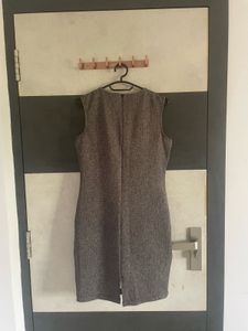 Sleeveless Grey Formal Sheath Dress